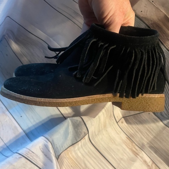 Kate ♠️ Spade Black Tassel Chelsea Ankle Boots ♠️EUC♠️ - Picture 3 of 9